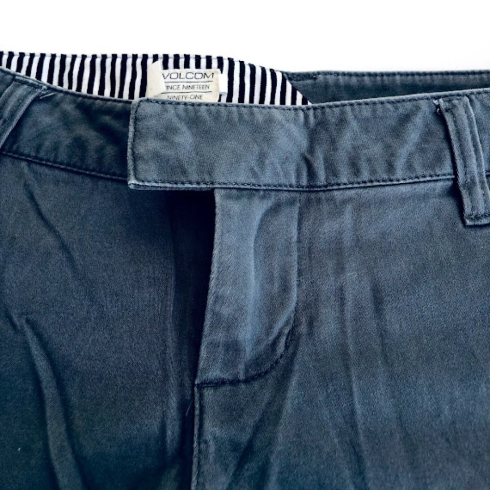 Volcom Woven Grey Shorts Size 5 - image 4